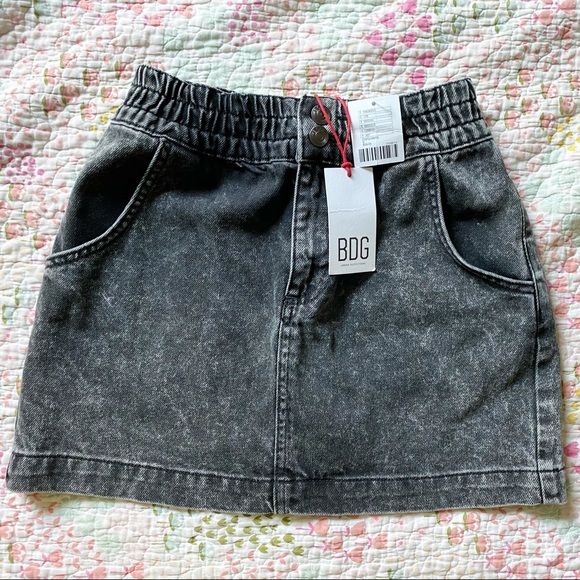NWT BDG UO black Denim Mini skirt stretchy waist - Picture 1 of 6